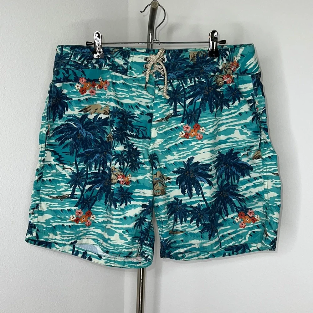 🔹 Faherty Board Shorts